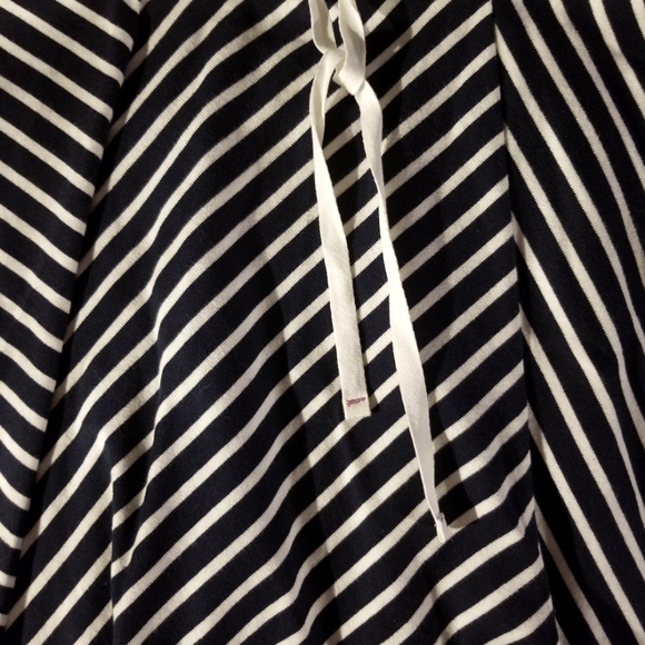 Uniqlo Navy and White Knit Mini Skirt - Picture 1 of 4